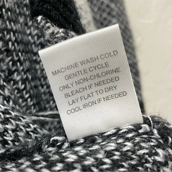 Black,gray and ivory sweater Plaid Fringe Open Front Cardigan back hood size s. - Picture 6 of 7